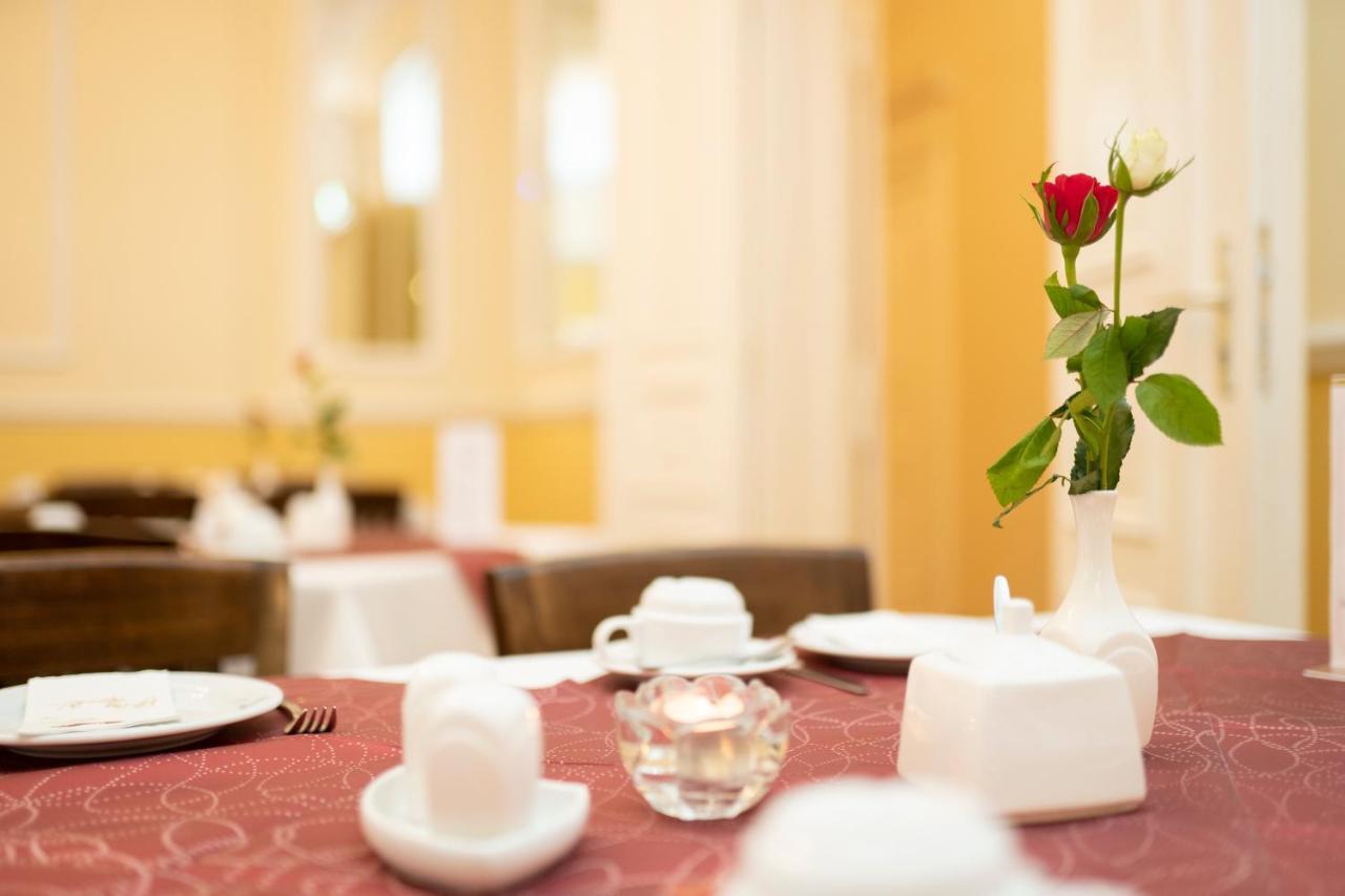 Palais Am Kleistpark Hotel Frankfurt  Exterior photo