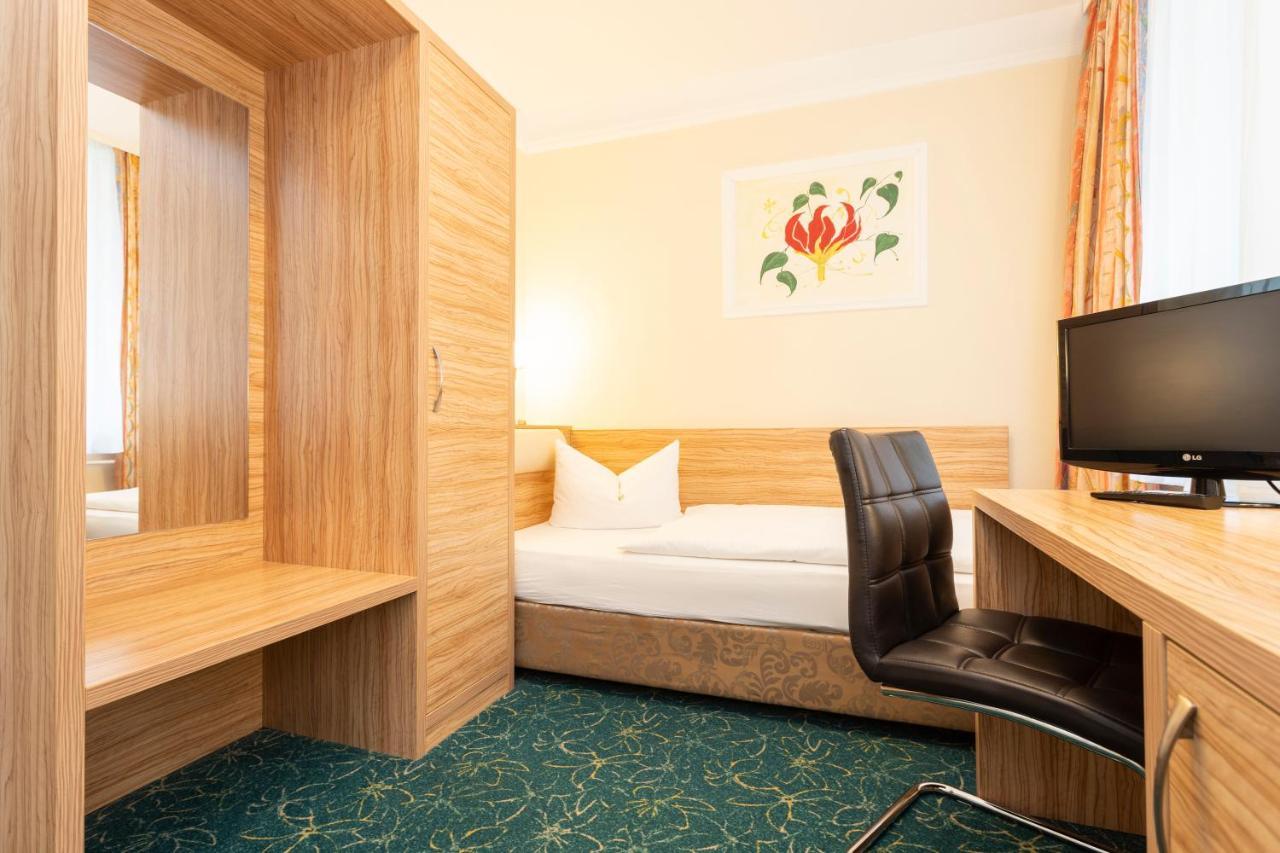 Palais Am Kleistpark Hotel Frankfurt  Exterior photo